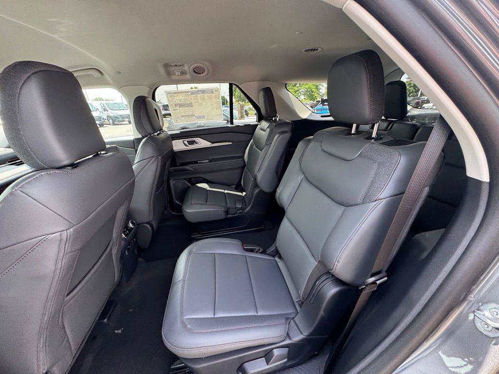 New 2026 Ford Explorer Active w/ Active Comfort Package AWD/4WD image 11