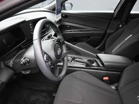 Certified 2025 Hyundai Elantra Sport image 12