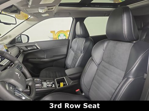 New 2025 Mitsubishi Outlander SE image 10