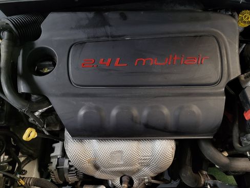 Used 2018 Jeep Renegade Latitude w/ Popular Equipment Group FWD image 30