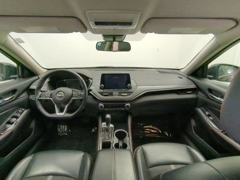 Used 2024 Nissan Altima 2.5 SR FWD image 17