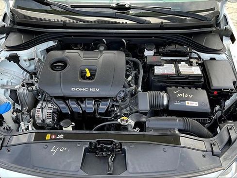 Used 2018 Hyundai Elantra SE FWD image 26