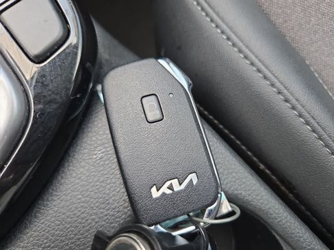 Used 2024 Kia Seltos S FWD image 34