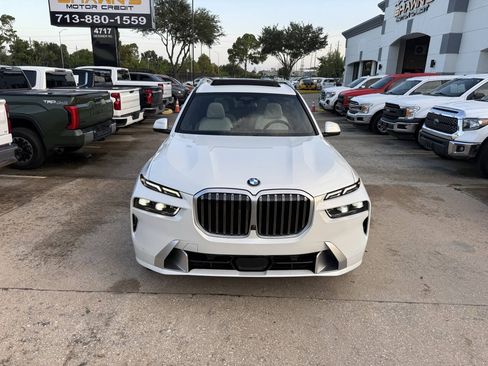 Used 2024 BMW X7 xDrive40i AWD/4WD image 44