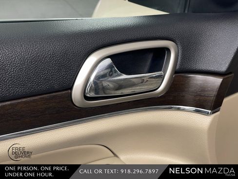 Used 2014 Jeep Grand Cherokee Limited w/ Luxury Group II image 22