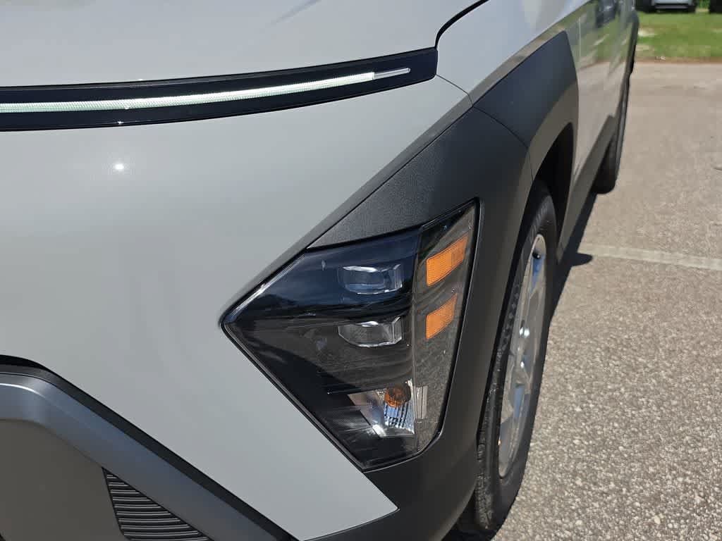 New 2027 Hyundai Kona SE FWD image 11
