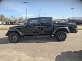 New 2026 Jeep Gladiator Sport video 2