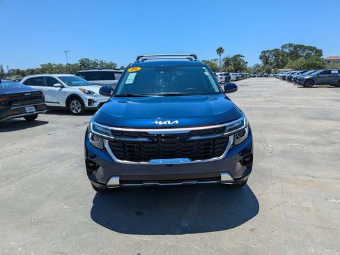 Certified 2025 Kia Seltos EX AWD/4WD image 3