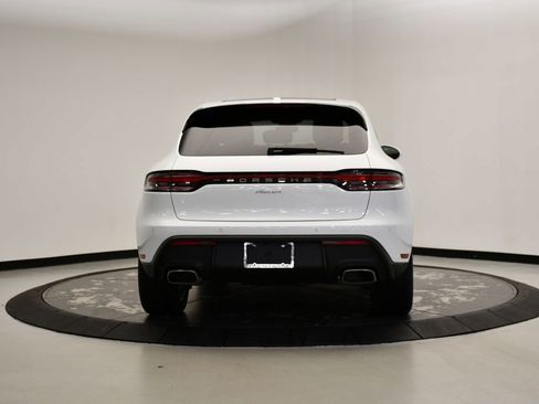 Certified 2025 Porsche Macan image 6