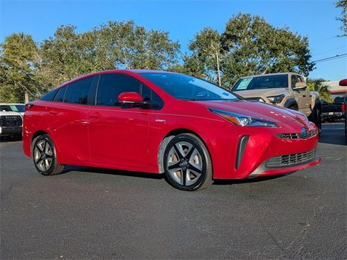 Used 2019 Toyota Prius XLE image 2