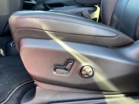 New 2026 Chrysler Pacifica Select FWD image 10
