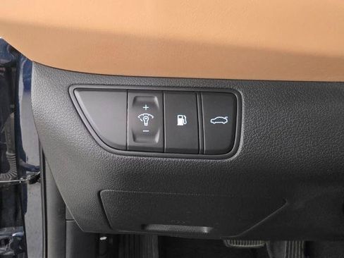 Used 2022 Genesis G70 3.3T AWD/4WD image 21