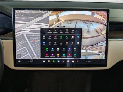 Used 2022 Tesla Model X image 17