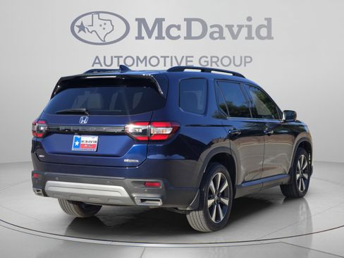 Certified 2025 Honda Pilot Touring image 6