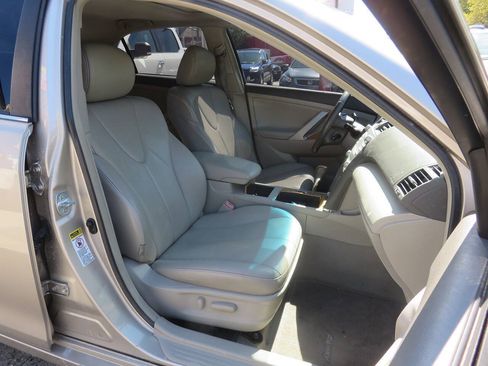 Used 2007 Toyota Camry XLE FWD image 11