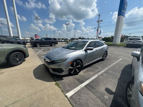Used 2016 Honda Civic Touring image 22