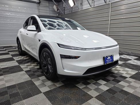 Used 2026 Tesla Model Y Long Range AWD/4WD image 4