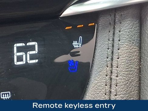 Used 2024 Cadillac XT6 Sport w/ Technology Package AWD/4WD image 16