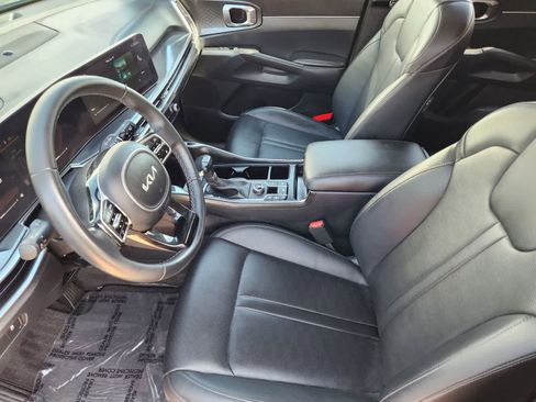 Certified 2025 Kia Sorento S FWD image 11