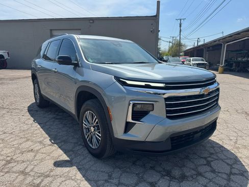 Used 2026 Chevrolet Traverse LT w/ Driver Confidence Package FWD image 7