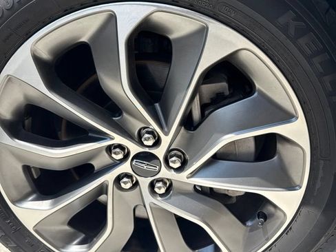 Used 2021 Lincoln Nautilus Reserve AWD/4WD image 6