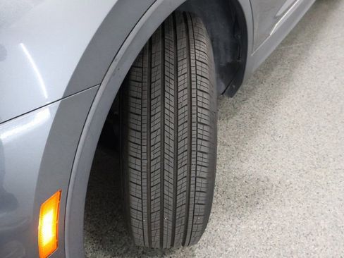 Used 2021 Volkswagen Tiguan SE image 4