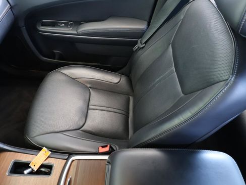 Used 2012 Chrysler 300 C Luxury Series RWD image 19