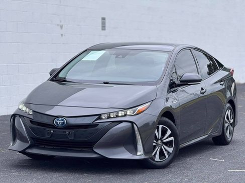 Used 2017 Toyota Prius Prime Premium FWD image 4