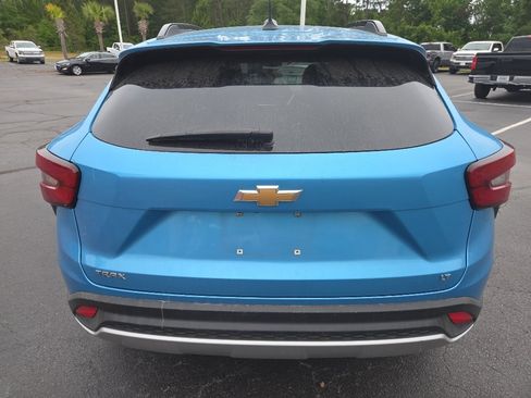 Used 2025 Chevrolet Trax LT FWD image 5