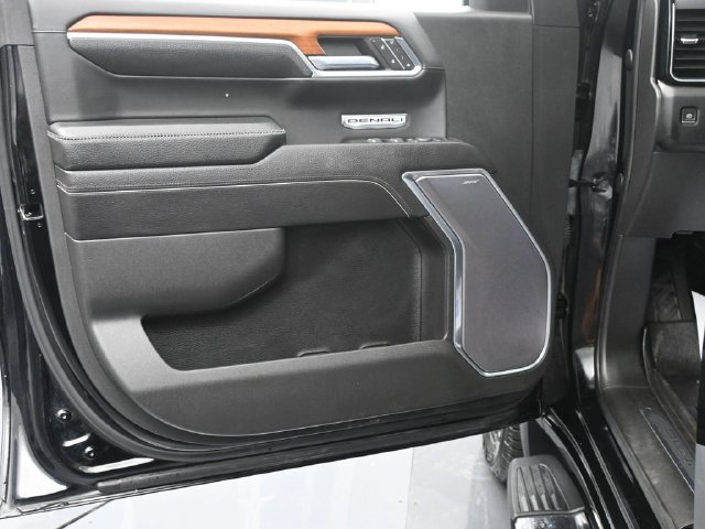 Used 2022 GMC Sierra 1500 Denali AWD/4WD image 9