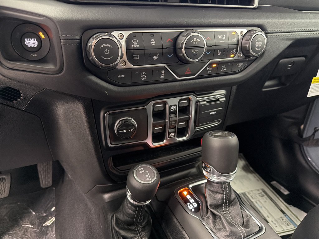 New 2026 Jeep Gladiator Sport AWD/4WD image 20