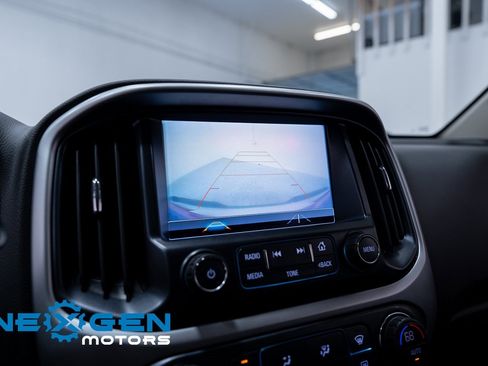 Used 2018 Chevrolet Colorado ZR2 image 35