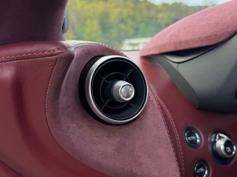 Used 2020 McLaren GT RWD image 24