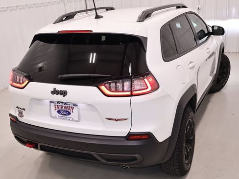 Used 2019 Jeep Cherokee Trailhawk w/ Cold Weather Group AWD/4WD image 39