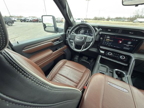 Used 2025 GMC Sierra 2500 Denali Ultimate image 34