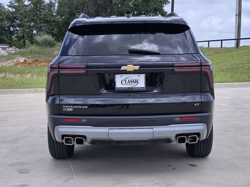 Used 2024 Chevrolet Traverse LT FWD image 7