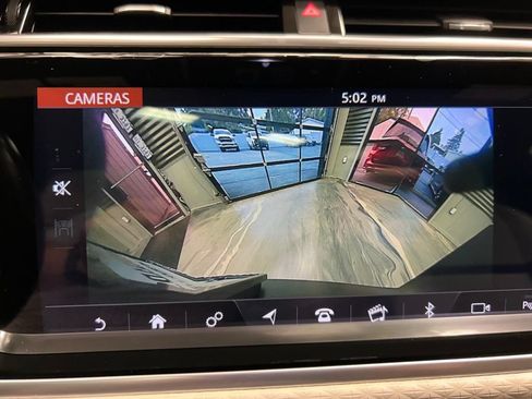 Used 2018 Land Rover Range Rover Velar R-Dynamic SE AWD/4WD image 19