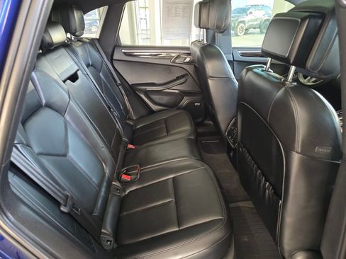 Used 2023 Porsche Macan image 41
