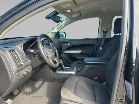 Used 2022 Chevrolet Colorado LT w/ LT Convenience Package AWD/4WD image 11