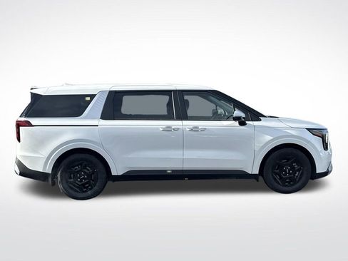 New 2026 Kia Carnival FWD image 6