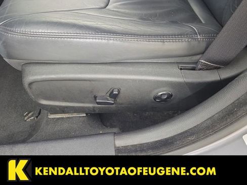 Used 2014 Chrysler 300 Base image 17