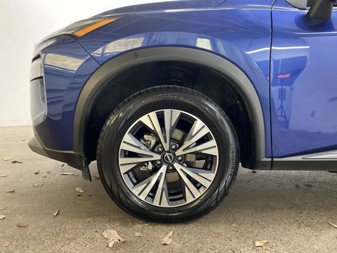 Used 2023 Nissan Rogue SV image 11