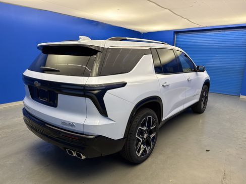 New 2026 Chevrolet Traverse High Country w/ LPO, Floor Liner Package image 7