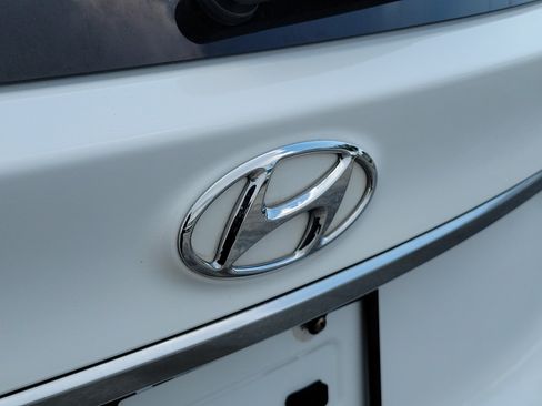 Used 2019 Hyundai Santa Fe FWD image 10