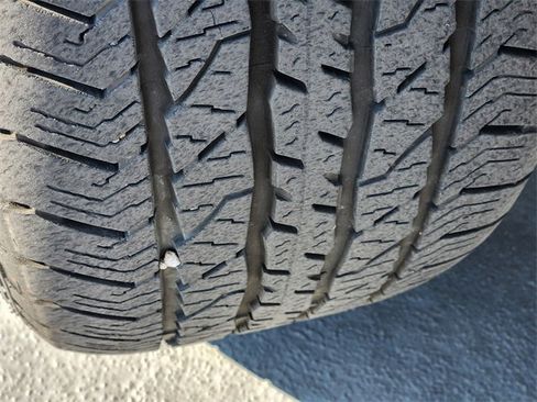 Used 2023 Ford F150 Lariat image 11