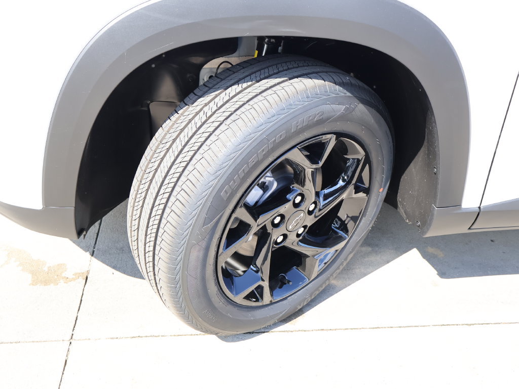 New 2026 Chevrolet Trax LT w/ Driver Confidence Package FWD image 35