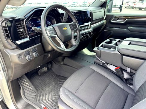 Used 2024 Chevrolet Silverado 2500 LT image 11