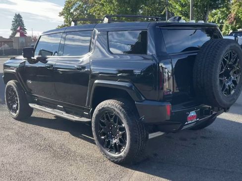 New 2026 GMC Hummer EV SUV w/ LPO, Roof Cross Rail Package AWD/4WD image 73