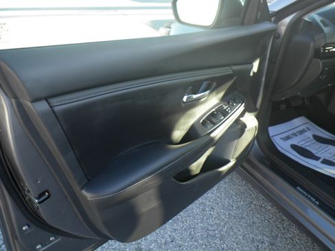 Used 2023 Nissan Sentra SV w/ All-Weather Package image 15