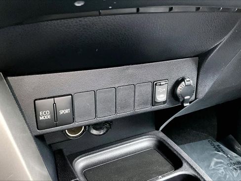 Used 2017 Toyota RAV4 XLE image 35